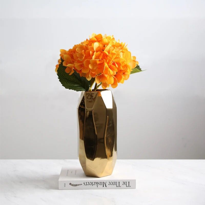 Vase doré luxe